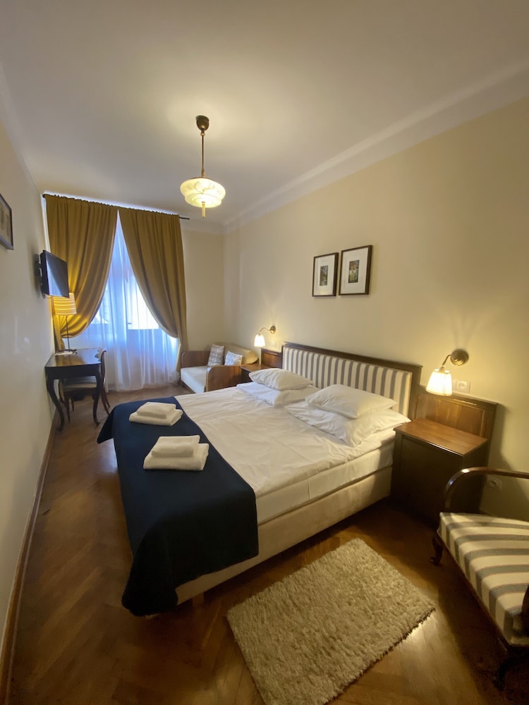 Gołębia 8 Residence — Hotel rooms in Krakow, Lesser Poland