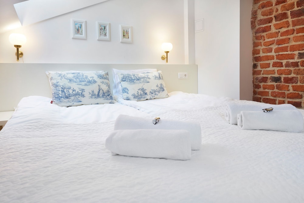 Gołębia 8 Residence — Hotel rooms in Krakow, Lesser Poland