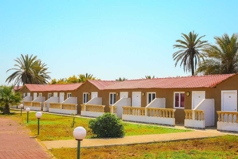 Hotel Neptunia Skanes — Hotel building in Skanes inc. Monastir, Monastir