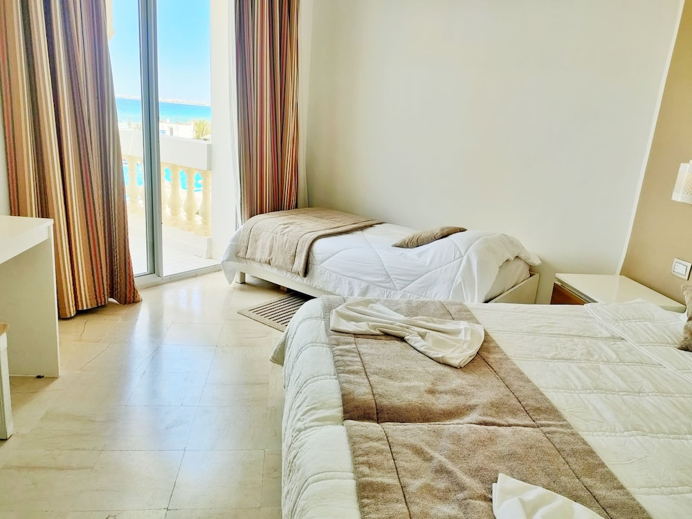 Hotel Neptunia Skanes — Hotel rooms in Skanes inc. Monastir, Monastir