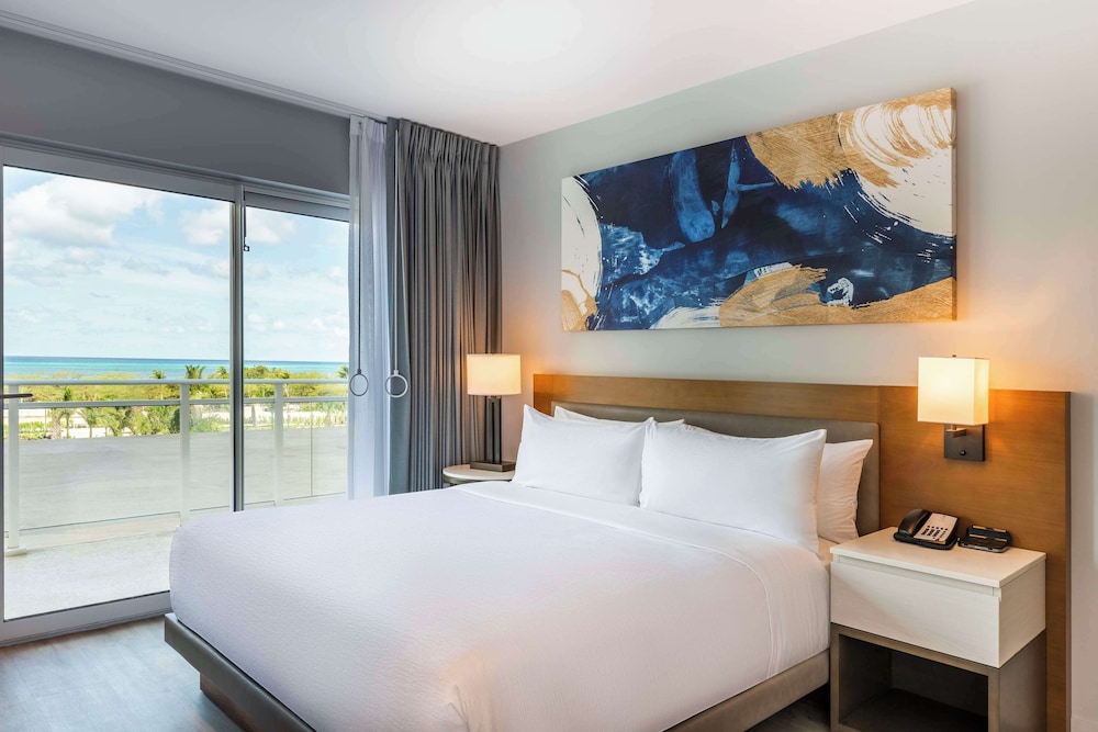 Embassy Suites By Hilton Aruba Beach Resort — Hotel rooms in Noord, Aruba