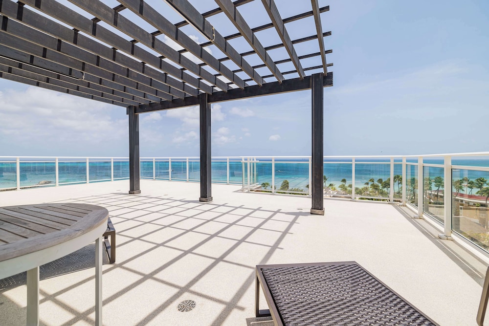 Embassy Suites By Hilton Aruba Beach Resort — Beach in Noord, Aruba