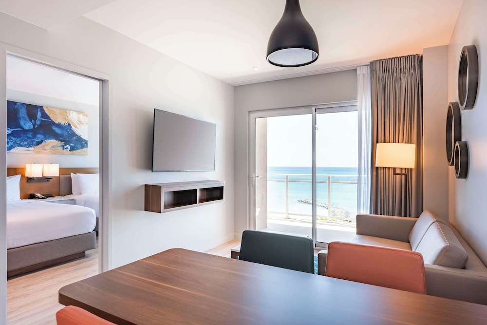 Embassy Suites By Hilton Aruba Beach Resort — Hotel rooms in Noord, Aruba