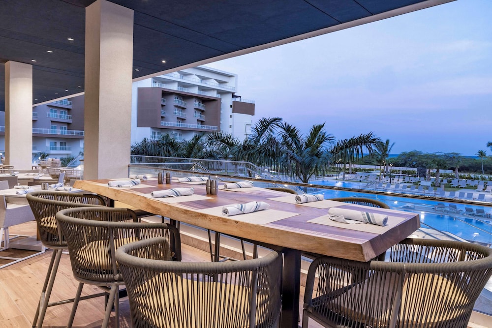 Embassy Suites By Hilton Aruba Beach Resort — Hotel rooms in Noord, Aruba
