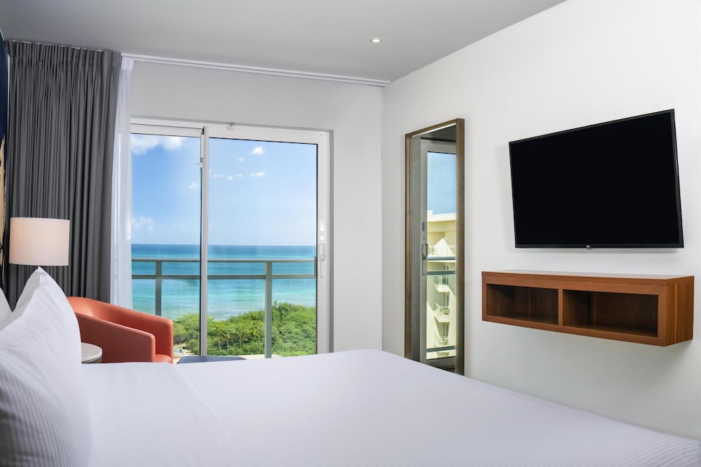 Embassy Suites By Hilton Aruba Beach Resort — Hotel rooms in Noord, Aruba
