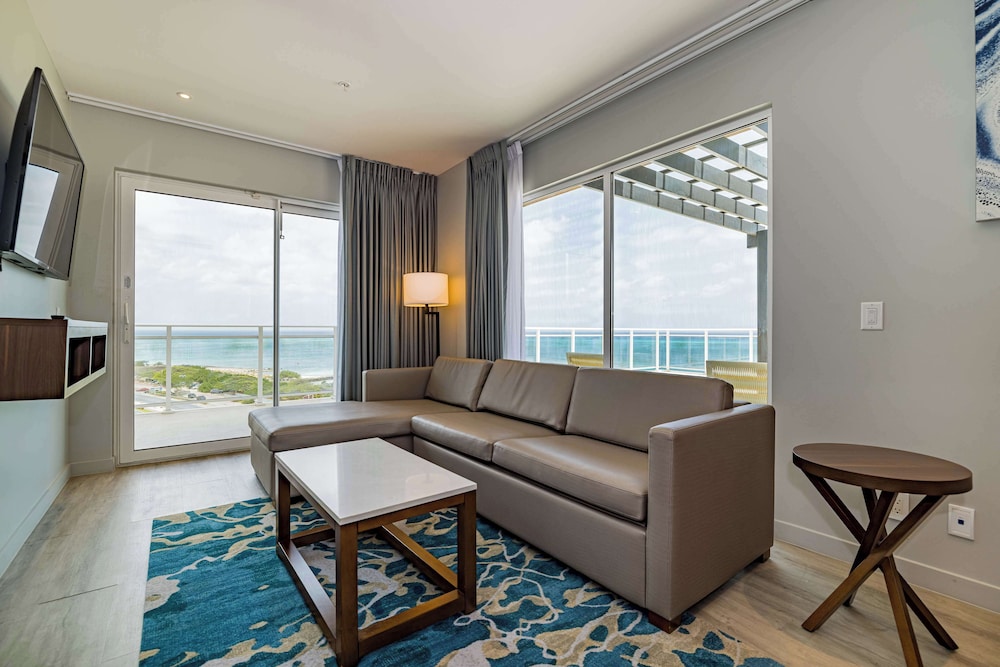 Embassy Suites By Hilton Aruba Beach Resort — Hotel rooms in Noord, Aruba