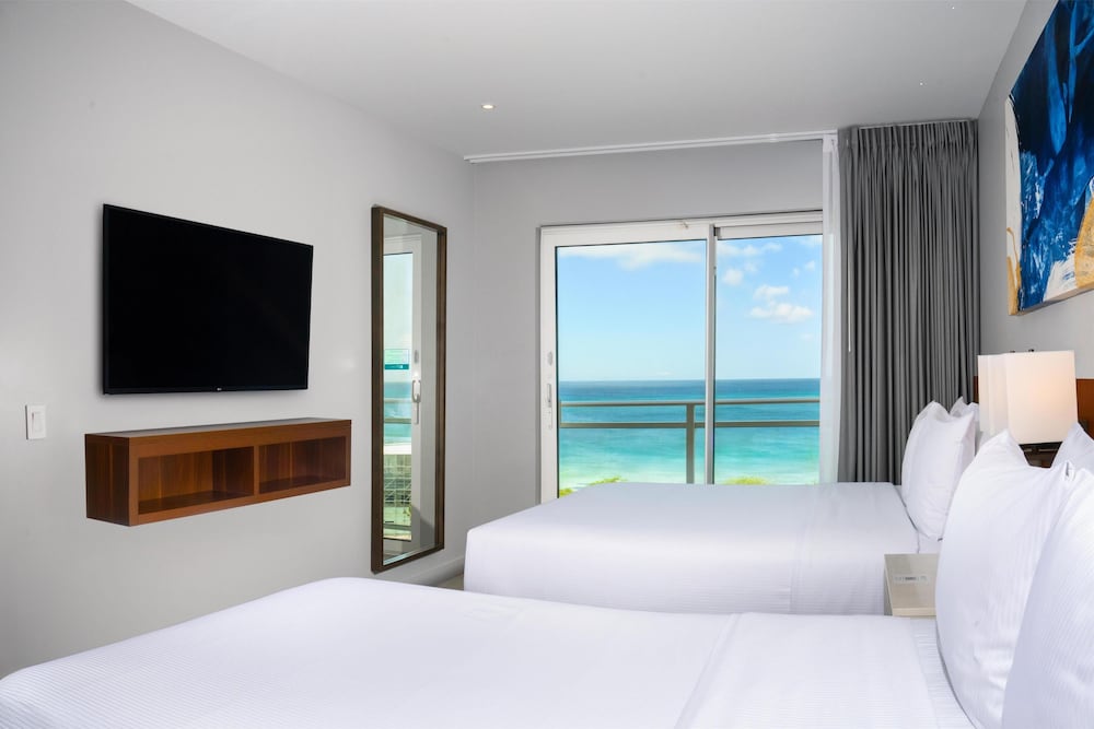 Embassy Suites By Hilton Aruba Beach Resort — Hotel rooms in Noord, Aruba