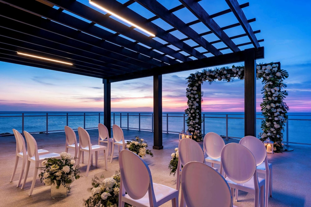 Embassy Suites By Hilton Aruba Beach Resort — Hotel building in Noord, Aruba