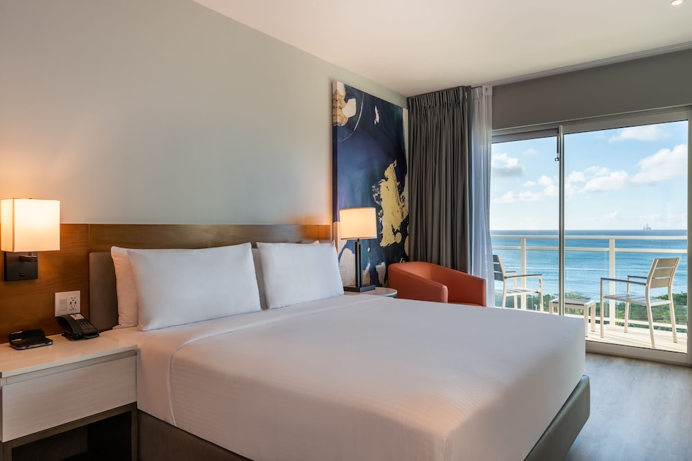 Embassy Suites By Hilton Aruba Beach Resort — Hotel rooms in Noord, Aruba