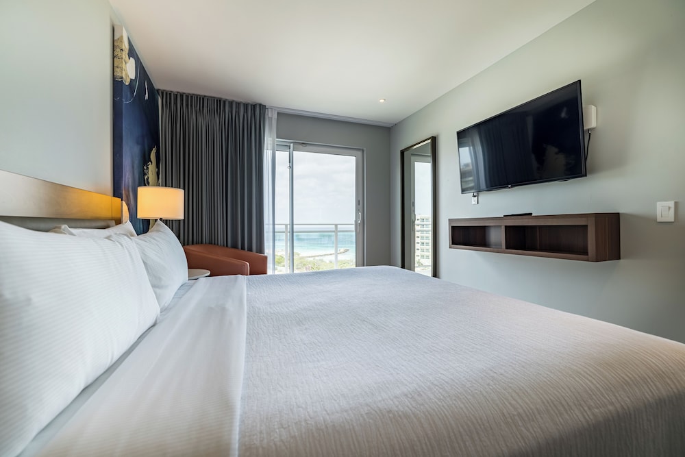 Embassy Suites By Hilton Aruba Beach Resort — Hotel rooms in Noord, Aruba