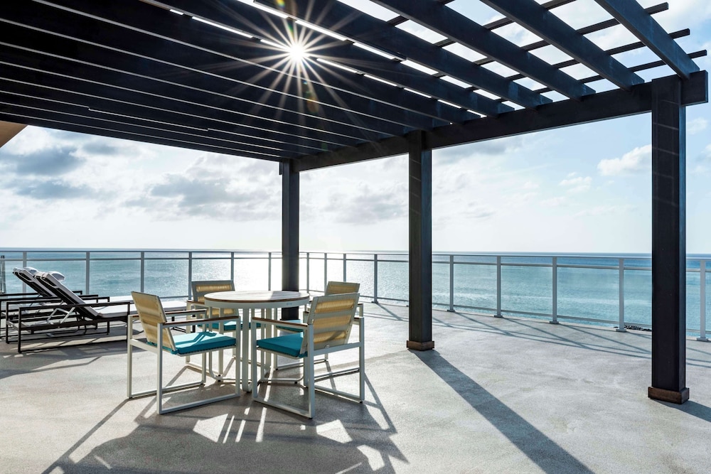 Embassy Suites By Hilton Aruba Beach Resort — Hotel rooms in Noord, Aruba
