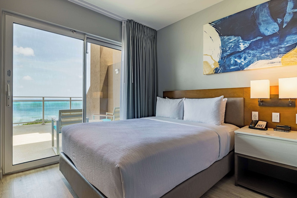 Embassy Suites By Hilton Aruba Beach Resort — Hotel rooms in Noord, Aruba