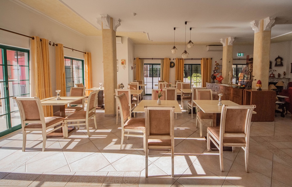 Solar de Mós — Restaurant & bars in Lagos, Faro