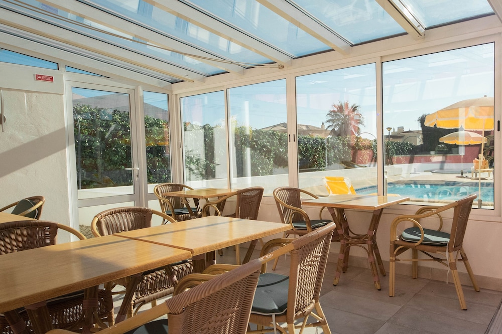 Solar de Mós — Restaurant & bars in Lagos, Faro