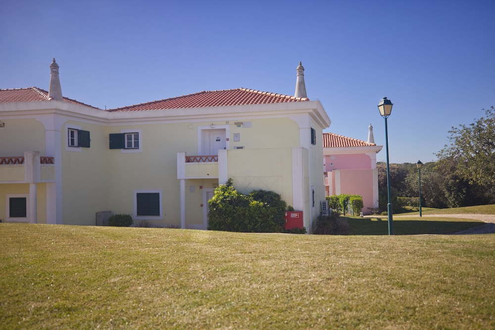 Cegonha Country Club — Hotel building in Vilamoura, Faro