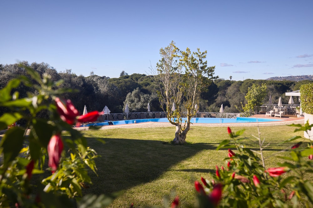 Cegonha Country Club — Swimming pool in Vilamoura, Faro