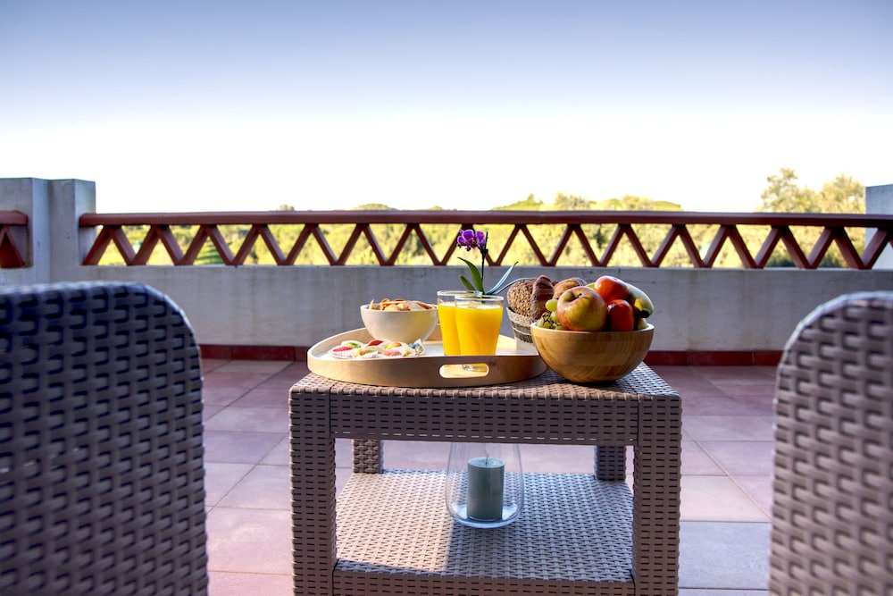 Cegonha Country Club — Hotel rooms in Vilamoura, Faro