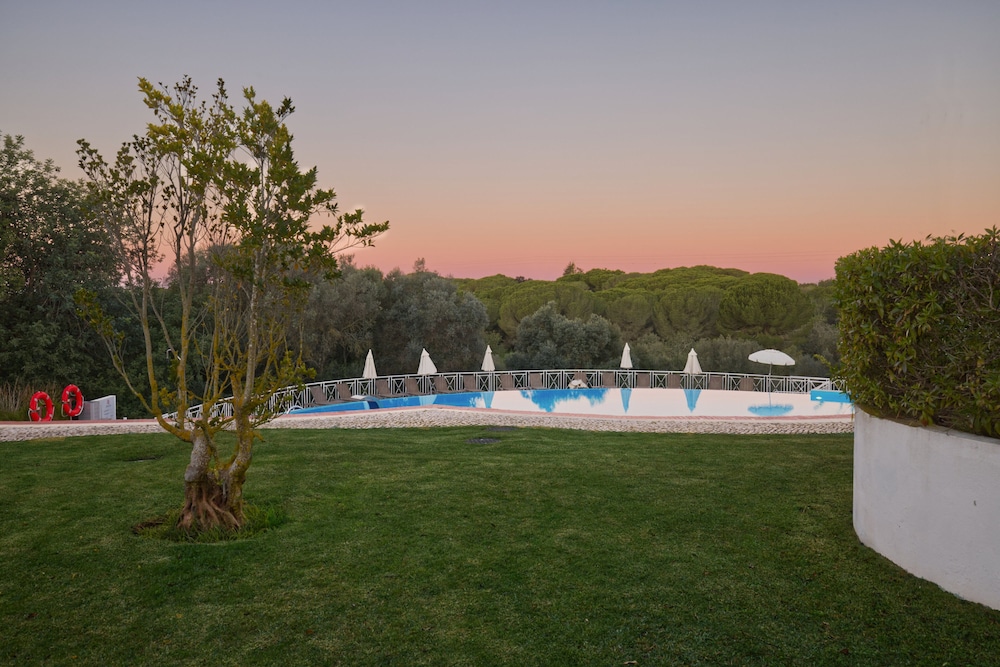Cegonha Country Club — Swimming pool in Vilamoura, Faro