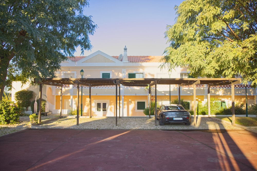 Cegonha Country Club — Hotel building in Vilamoura, Faro