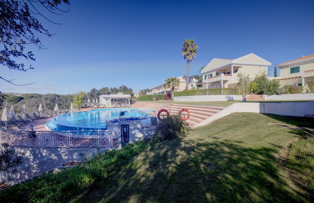 Cegonha Country Club — Swimming pool in Vilamoura, Faro