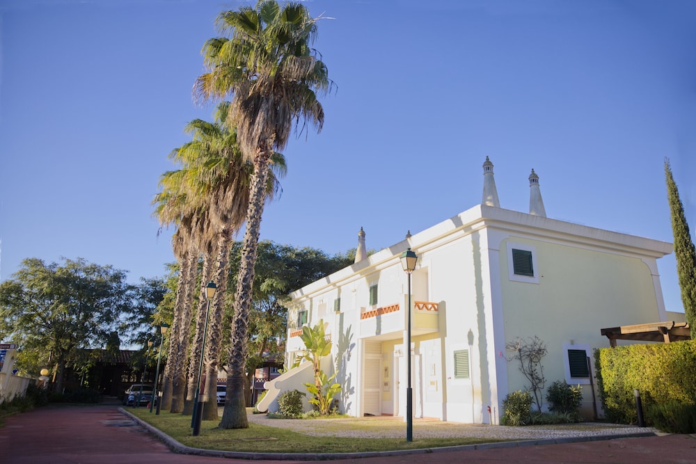 Cegonha Country Club — Hotel building in Vilamoura, Faro