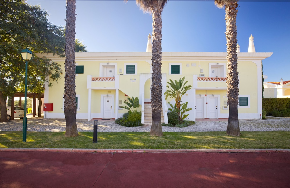 Cegonha Country Club — Hotel building in Vilamoura, Faro