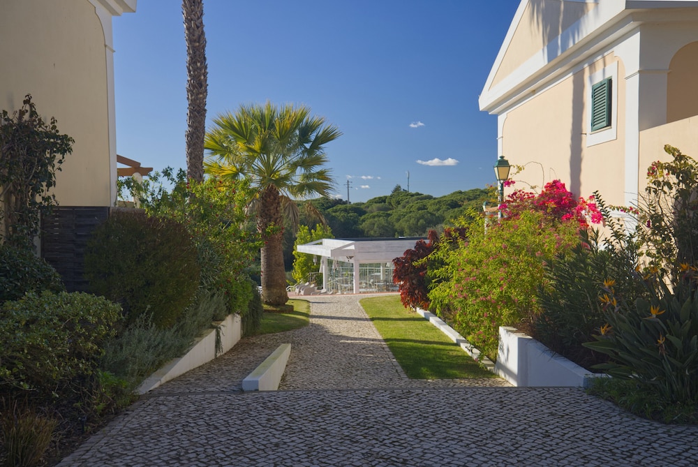 Cegonha Country Club — Hotel building in Vilamoura, Faro