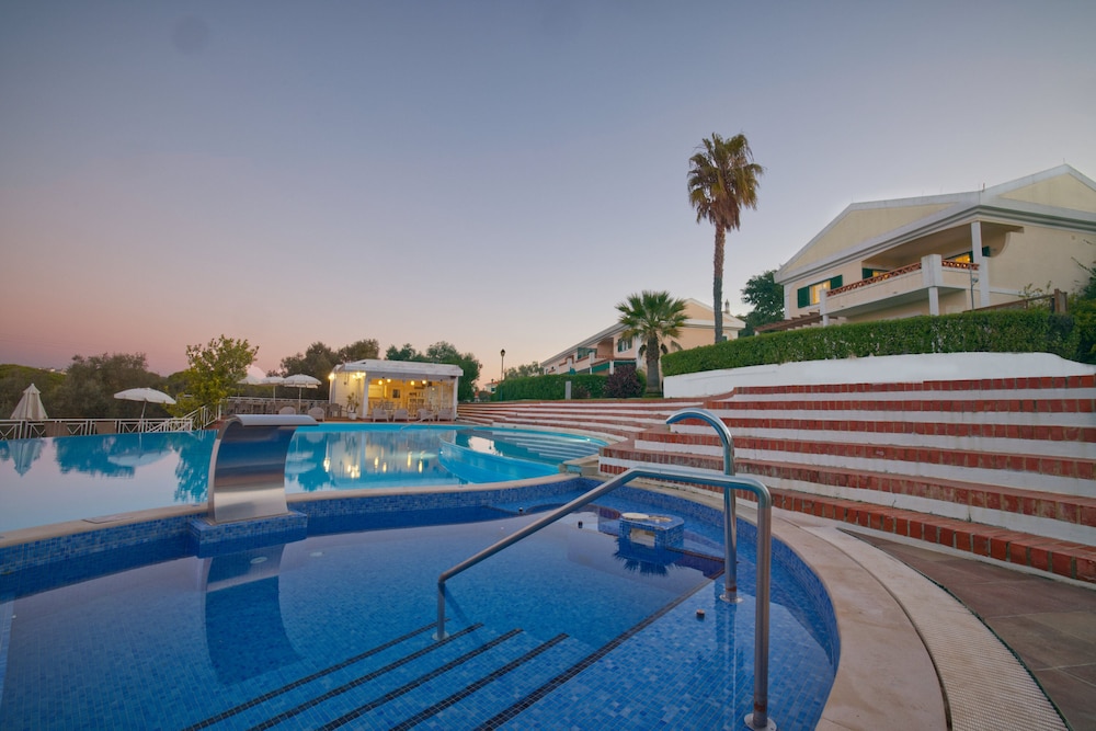Cegonha Country Club — Swimming pool in Vilamoura, Faro