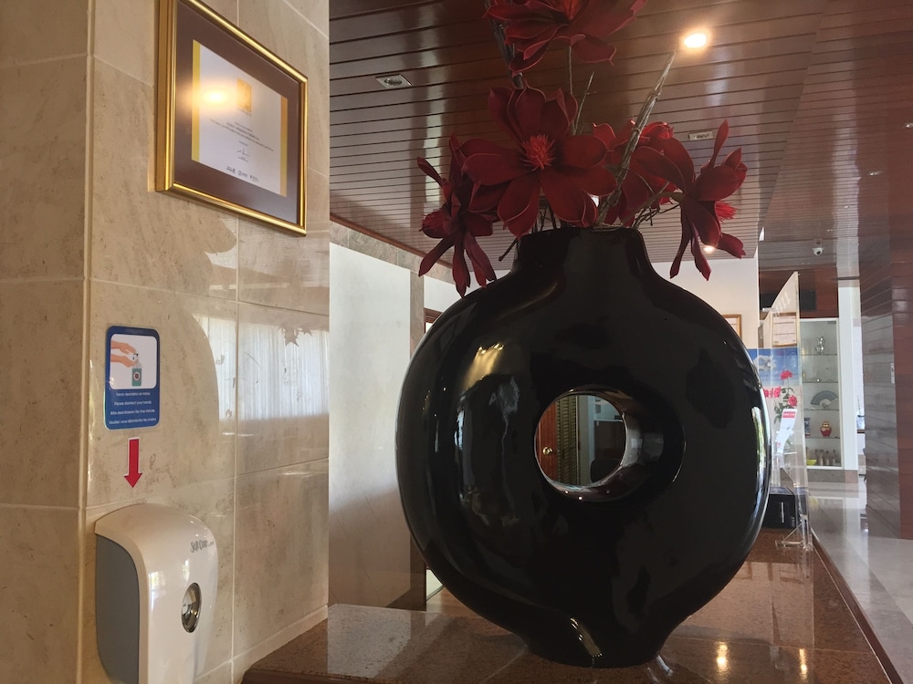 Hotel Alisios — Hotel building in Albufeira, Faro