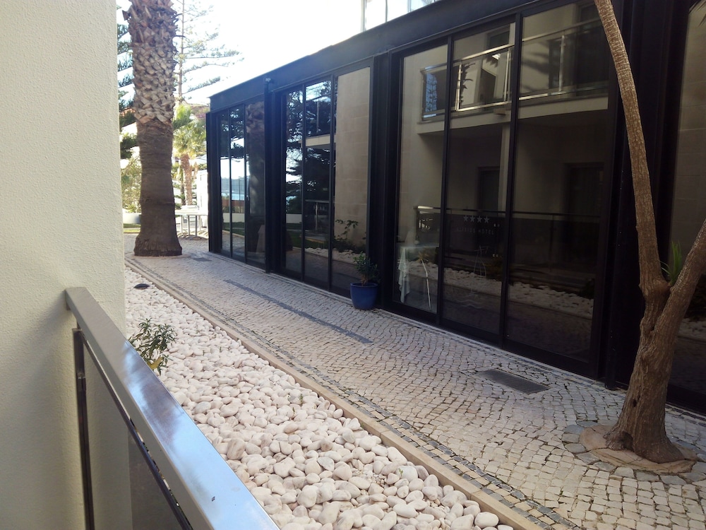 Hotel Alisios — Hotel building in Albufeira, Faro