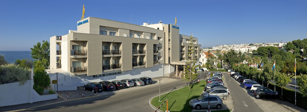 Hotel Alisios — Hotel building in Albufeira, Faro