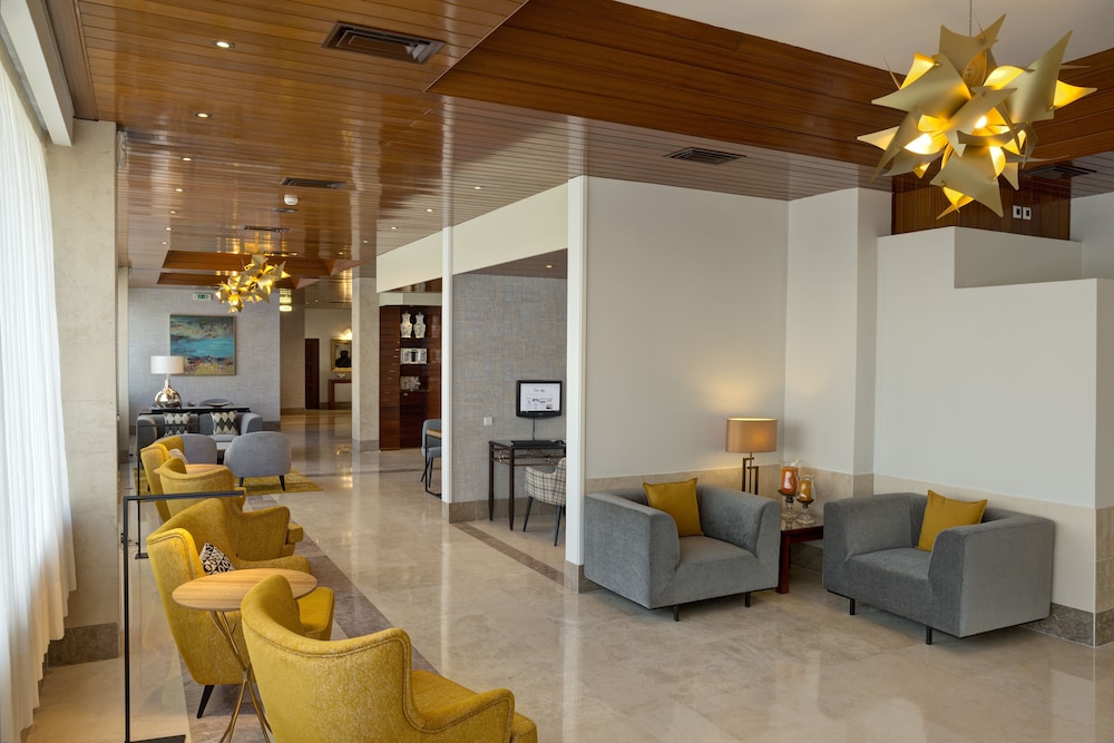 Hotel Alisios — Hotel building in Albufeira, Faro