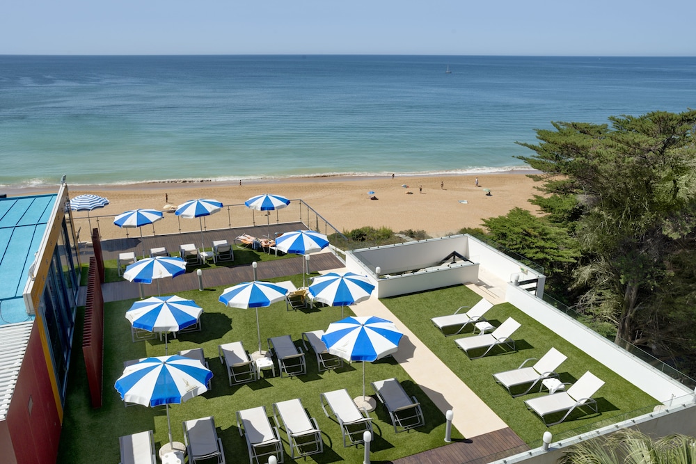 Hotel Alisios — Beach in Albufeira, Faro