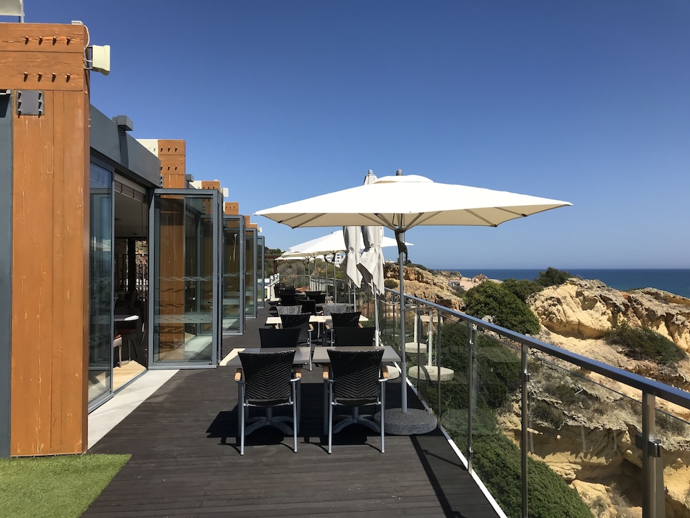 Hotel Alisios — Restaurant & bars in Albufeira, Faro