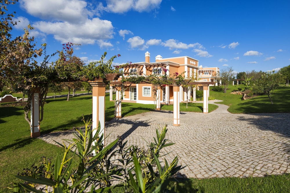 Colina da Lapa & Villas — Hotel building in Carvoeiro, Faro