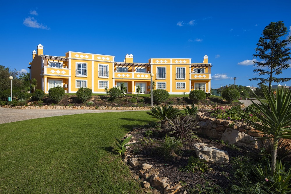 Colina da Lapa & Villas — Hotel building in Carvoeiro, Faro