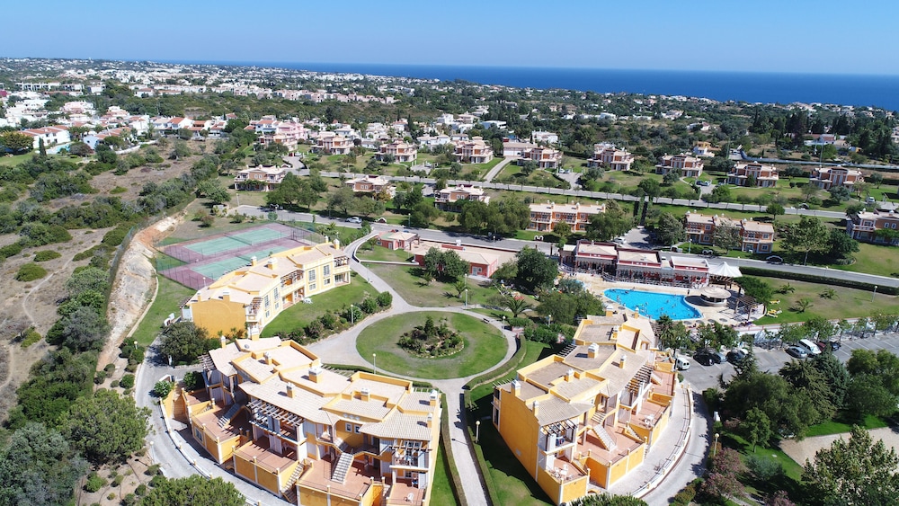 Colina da Lapa & Villas — Hotel building in Carvoeiro, Faro