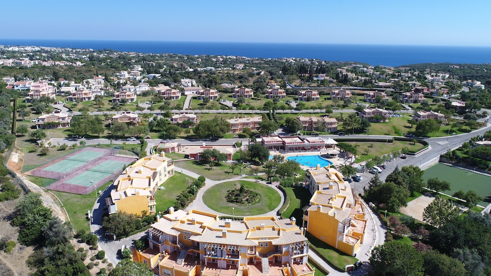 Colina da Lapa & Villas — Hotel building in Carvoeiro, Faro