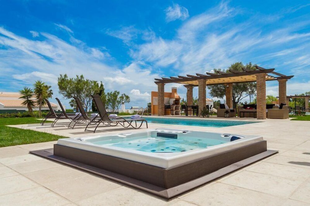 Colina da Lapa & Villas — Swimming pool in Carvoeiro, Faro