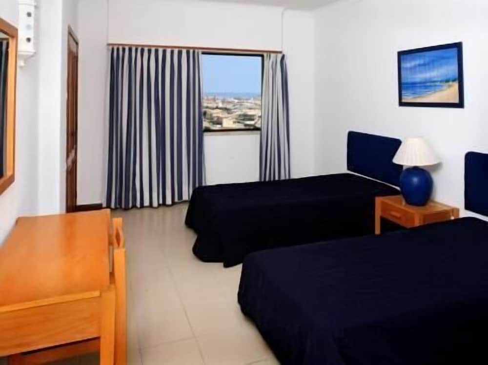 Apartamentos Turísticos Janelas do Mar — Hotel rooms in Albufeira, Faro