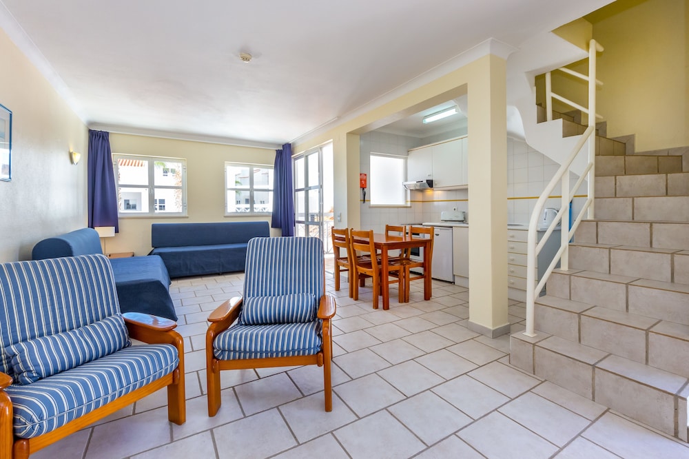 Apartamentos Turísticos Club Ouratlântico — Hotel rooms in Albufeira, Faro