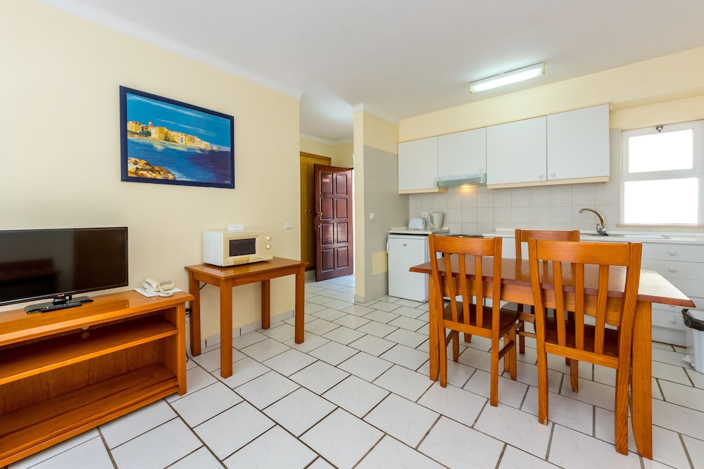 Apartamentos Turísticos Club Ouratlântico — Hotel rooms in Albufeira, Faro