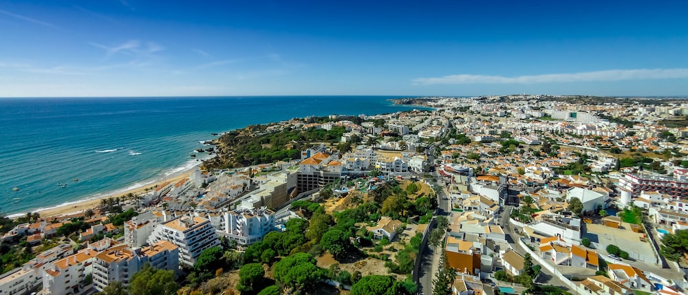 Apartamentos Turísticos Club Ouratlântico — Attractions in the area in Albufeira, Faro