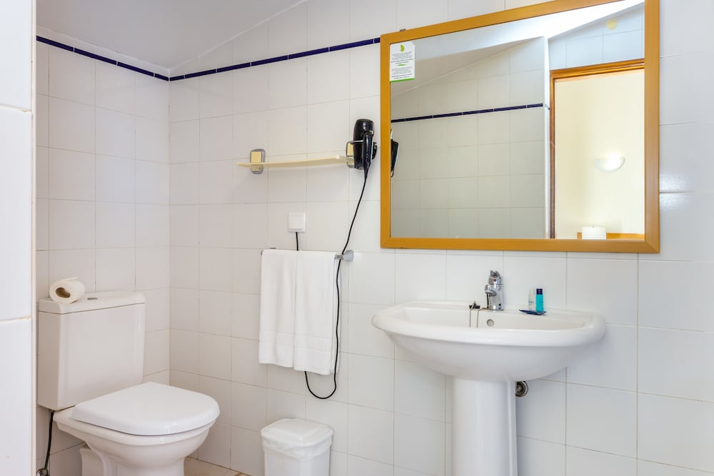 Apartamentos Turísticos Club Ouratlântico — Hotel rooms in Albufeira, Faro