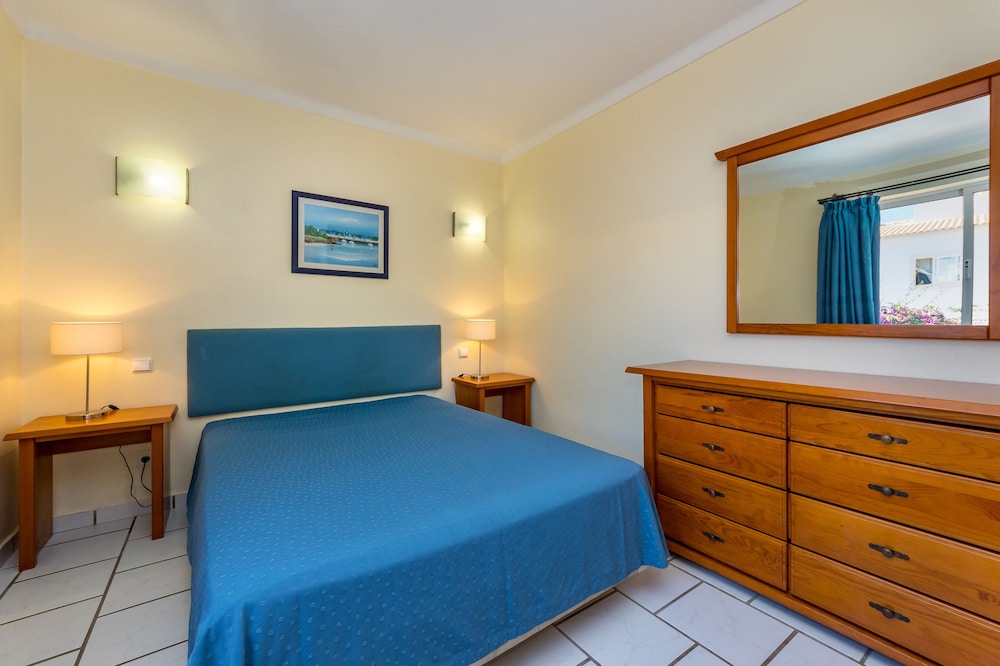 Apartamentos Turísticos Club Ouratlântico — Hotel rooms in Albufeira, Faro