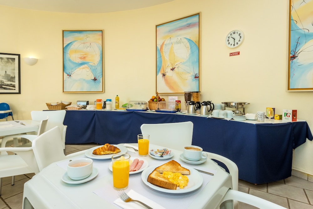 Apartamentos Turísticos Club Ouratlântico — Hotel rooms in Albufeira, Faro