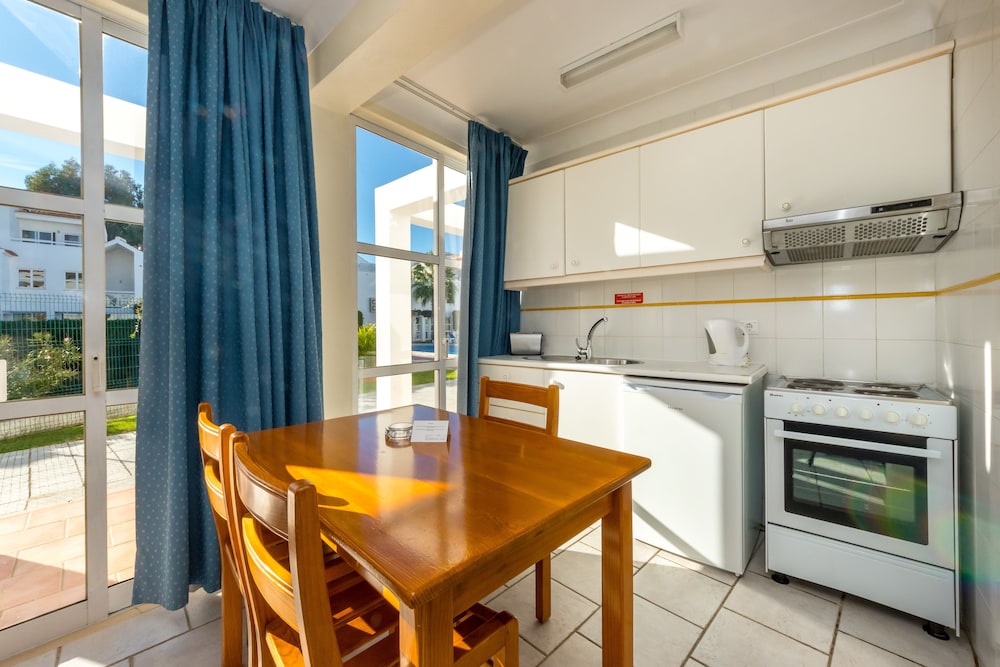 Apartamentos Turísticos Club Ouratlântico — Hotel rooms in Albufeira, Faro