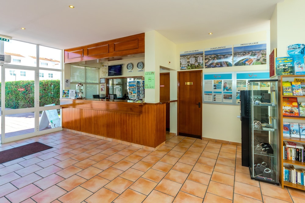 Apartamentos Turísticos Club Ouratlântico — Hotel building in Albufeira, Faro