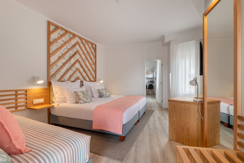 Aqua Natura Bay — Hotel rooms in Porto Moniz, Madeira