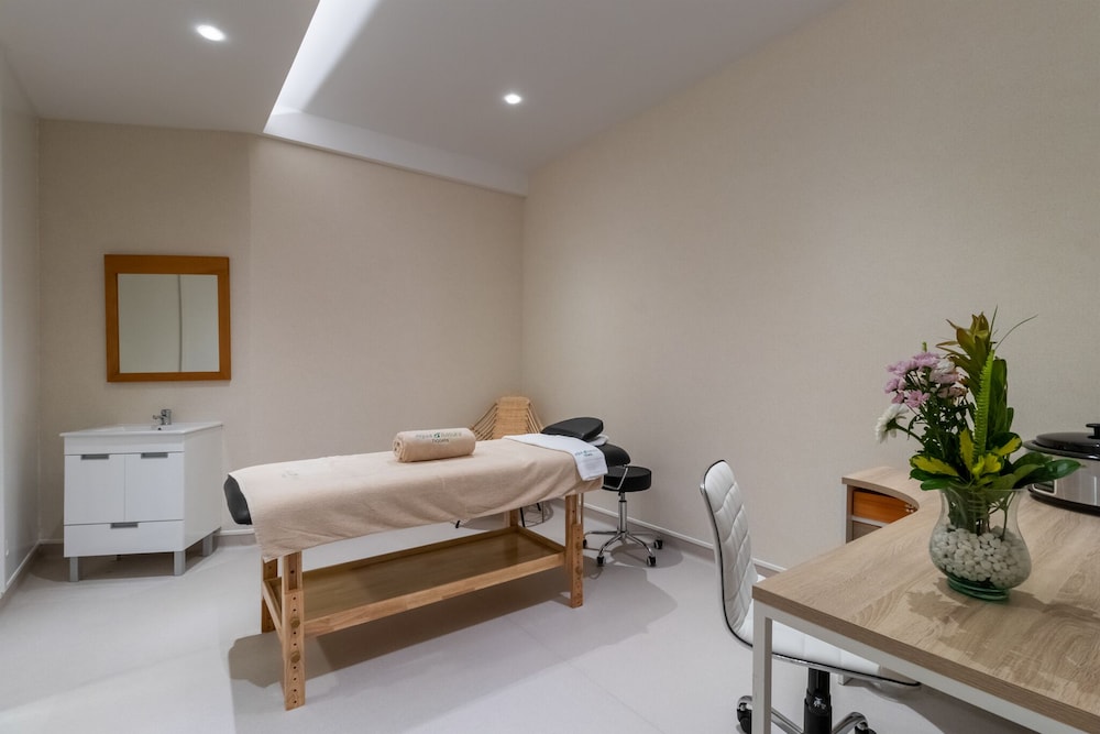 Aqua Natura Bay — Spa in Porto Moniz, Madeira